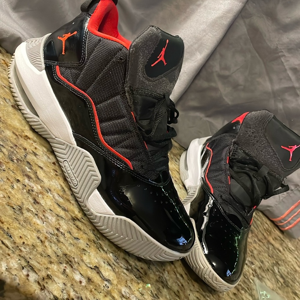 Jordan shoes - Picture 1 of 4